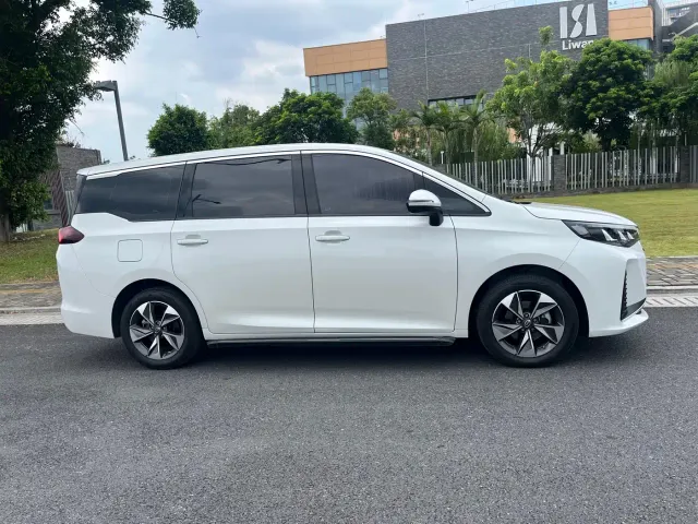 GAC Trumpchi M6 — Фото автомобиля 4