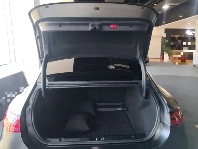 Mercedes-Benz EQE AMG — Фото автомобиля 14
