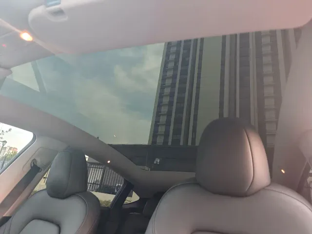 Tesla Model Y — Фото автомобиля 7