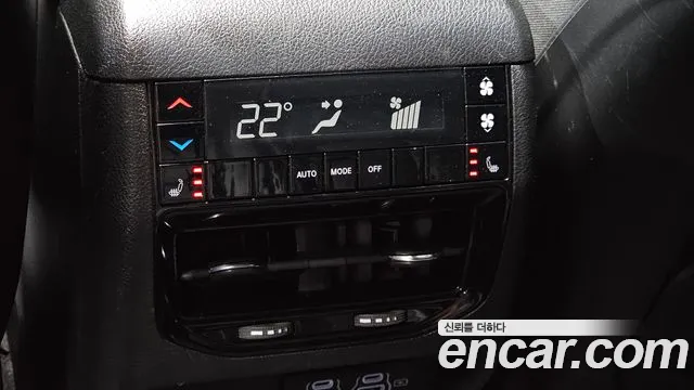 Jeep Cherokee Grand Cherokee(WL) L 3.6 Overland — Фото автомобиля 22