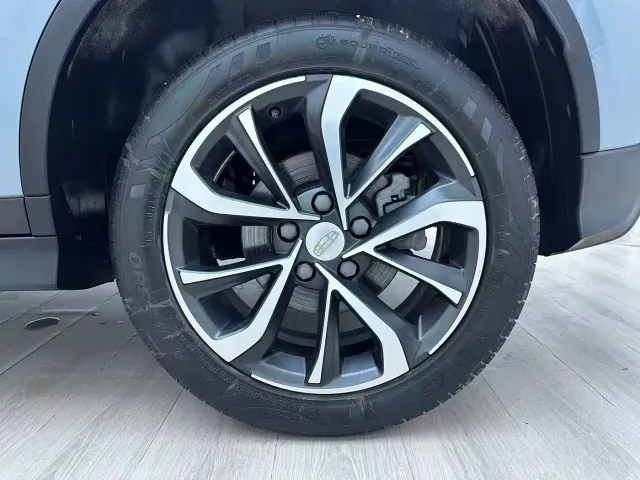 Geely Emgrand S — Фото автомобиля 16