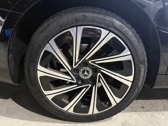 Mercedes-Benz E-Class — Фото автомобиля 16