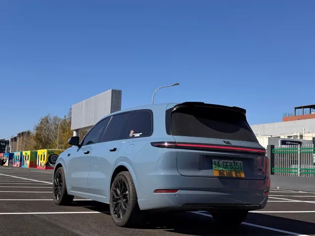 Li Auto L9 — Фото автомобиля 18