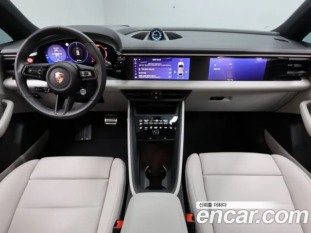 Porsche Macan Electric — Фото автомобиля 7