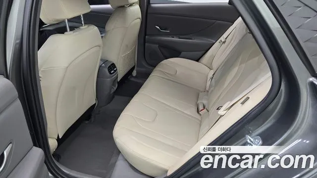 Hyundai Avante CN7 — Фото автомобиля 12