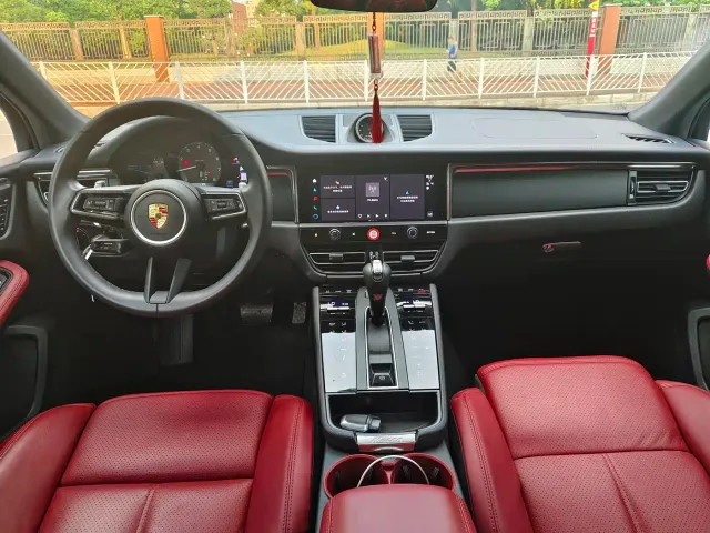 Porsche Macan — Фото автомобиля 8
