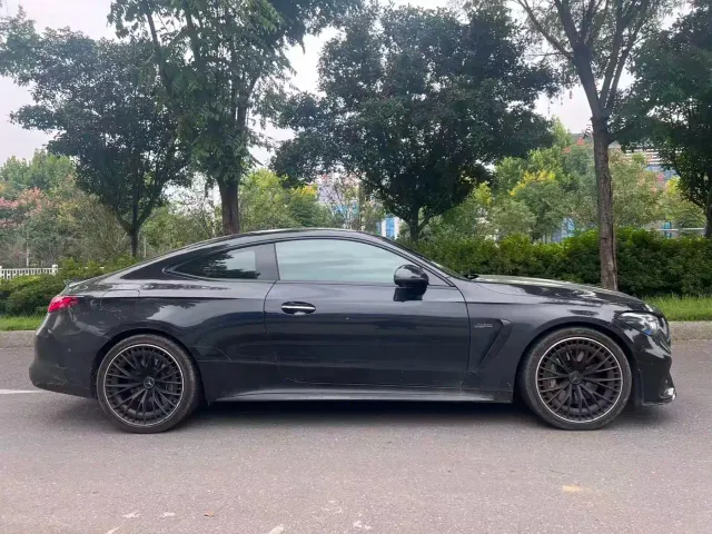Mercedes-Benz Mercedes-AMG CLE 2025 AMG CLE 53 4MATIC+ Coupe — Фото автомобиля 4