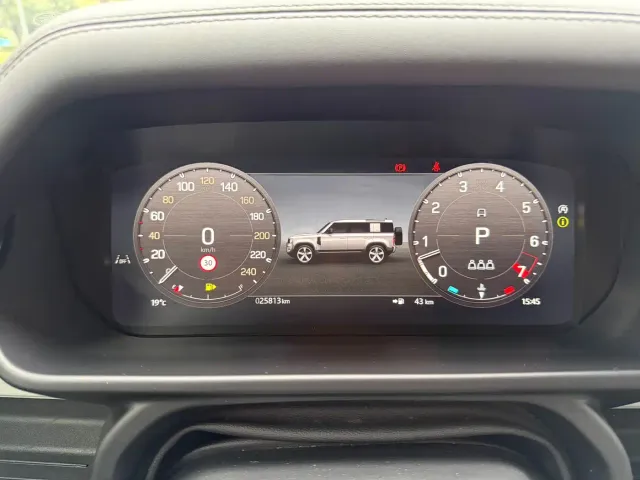 Land Rover Defender — Фото автомобиля 9