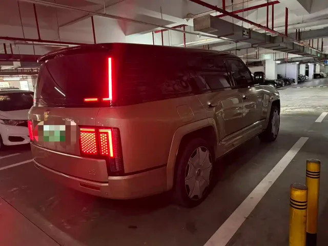 BYD U8L — Фото автомобиля 10