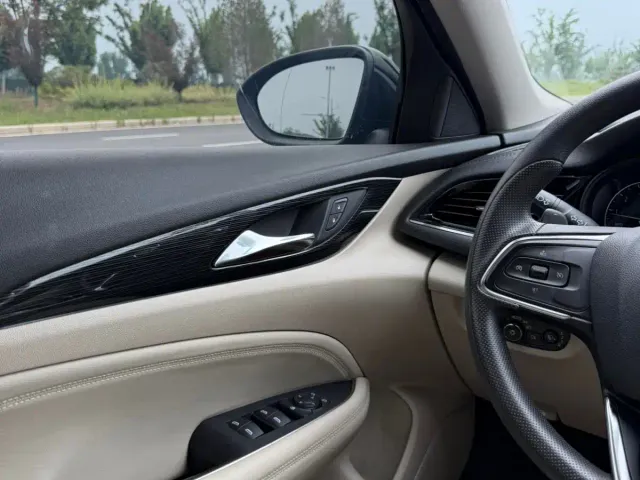 Buick Regal — Фото автомобиля 12