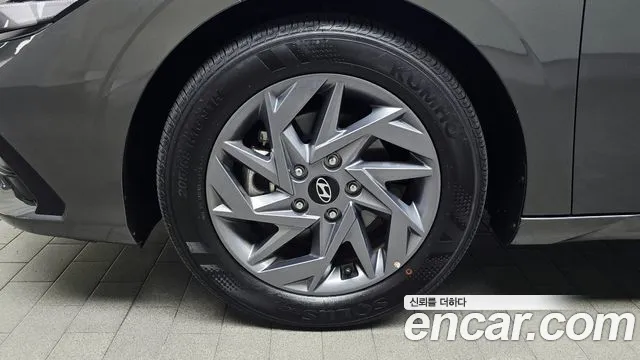 Hyundai Avante CN7 — Фото автомобиля 5