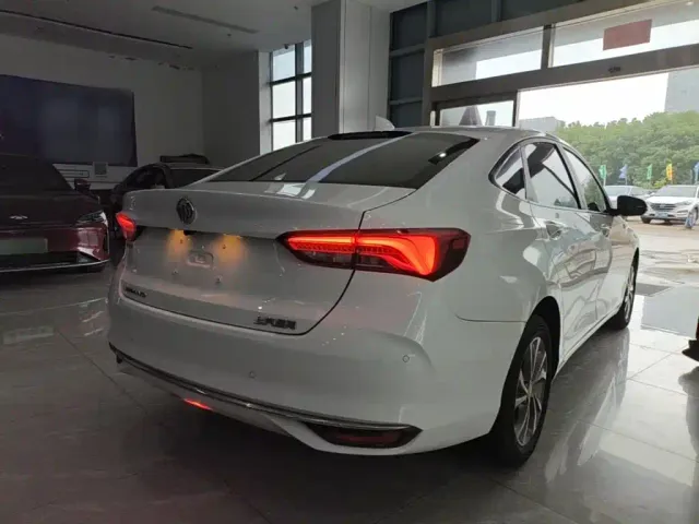 Buick Verano — Фото автомобиля 4