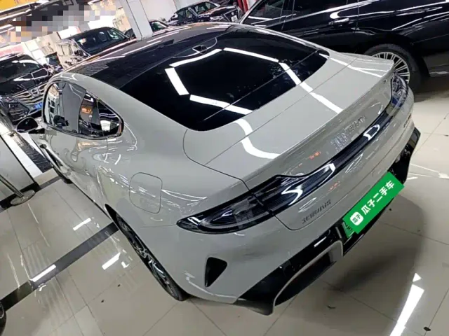 Xiaomi SU7 — Фото автомобиля 4