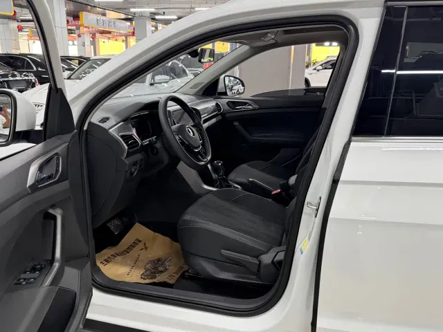 Volkswagen T-Cross — Фото автомобиля 10