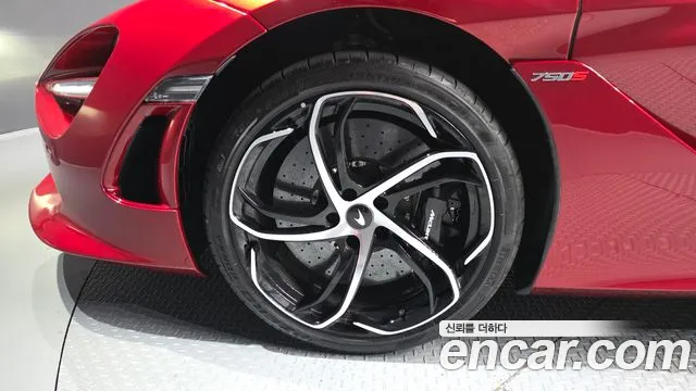 Mclaren 750S — Фото автомобиля 4