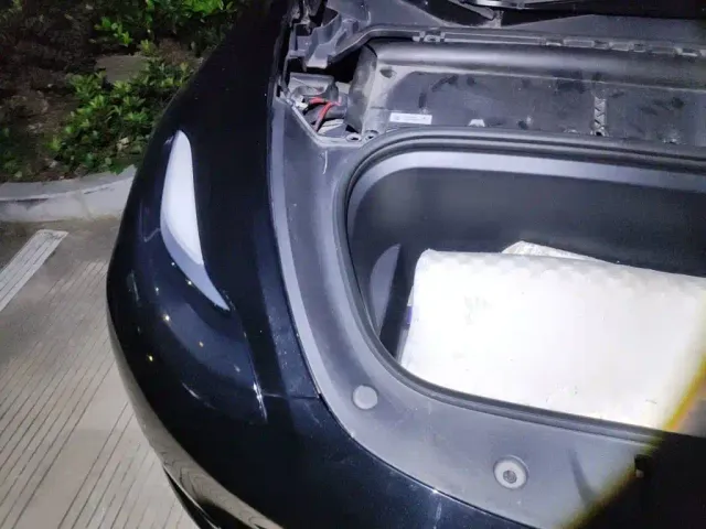 Tesla Model Y — Фото автомобиля 21