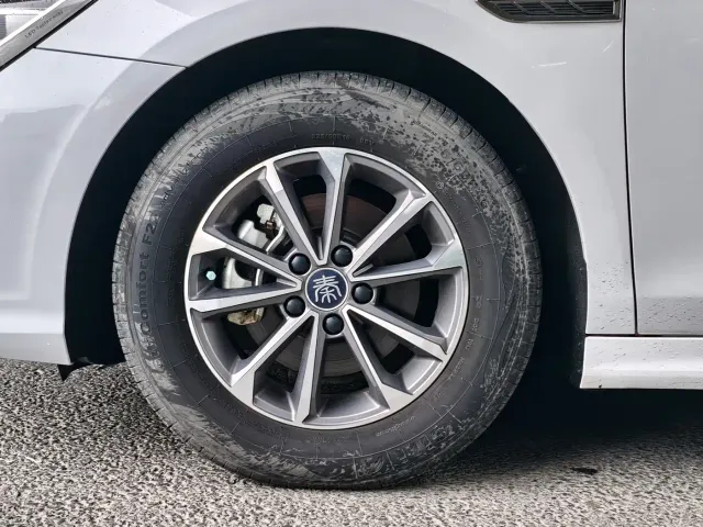 BYD Qin PLUS — Фото автомобиля 10