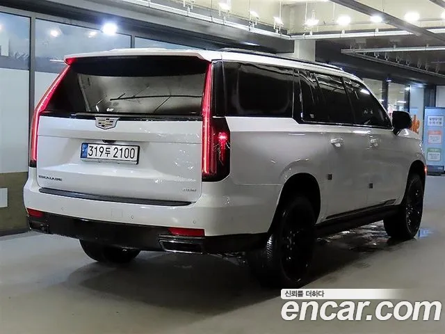 Cadillac Escalade Generation 5 — Фото автомобиля 3