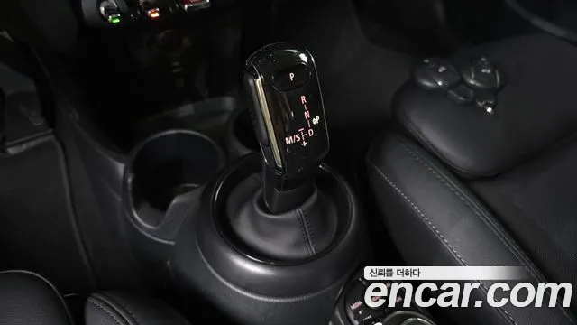 Mini Cooper Cooper 5 дверей Classic — Фото автомобиля 7