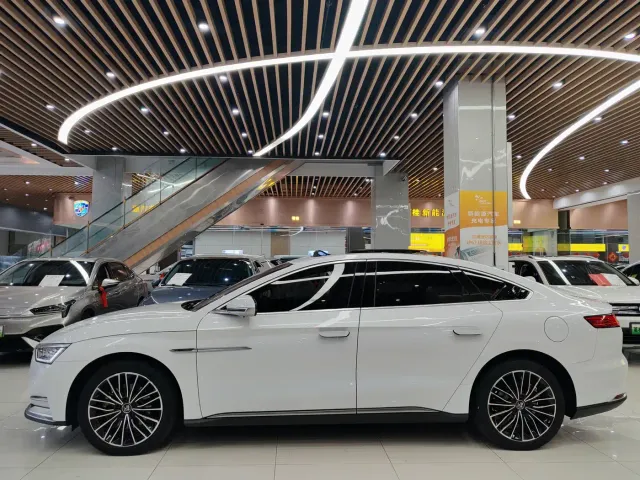 BYD Han — Фото автомобиля 11
