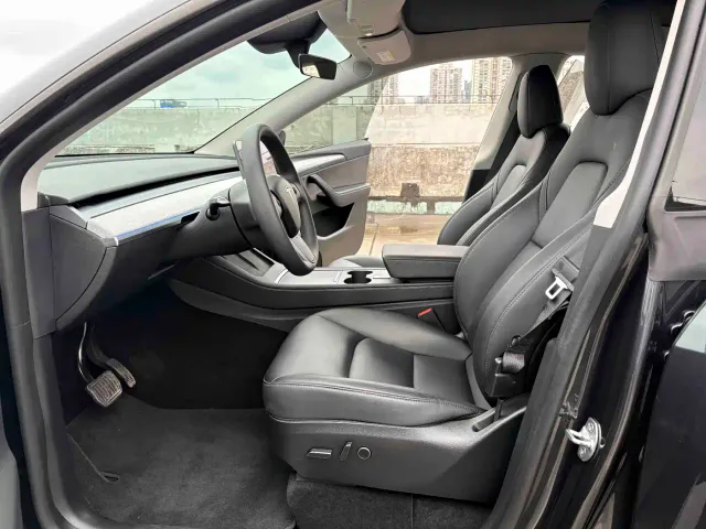 Tesla Model Y — Фото автомобиля 15