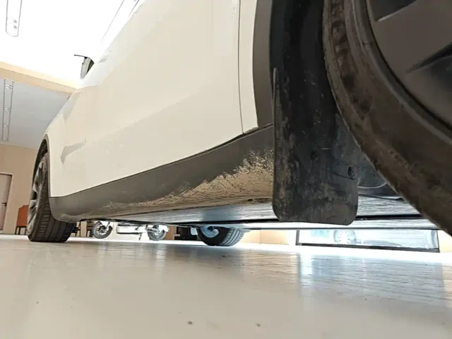 Tesla Model Y — Фото автомобиля 20