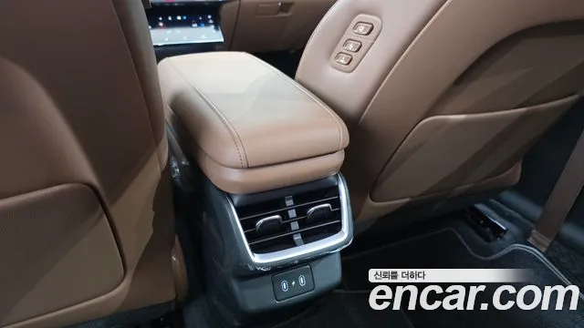 Hyundai Grandeur Grandeur (GN7) 2.5 Бензин 2WD — Фото автомобиля 29