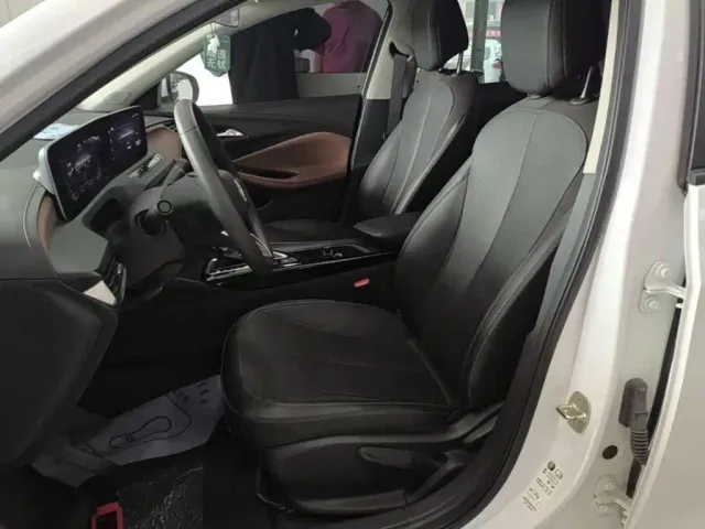 Buick Verano — Фото автомобиля 10