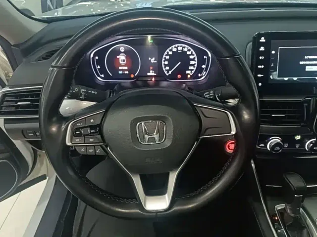 Honda Accord — Фото автомобиля 10