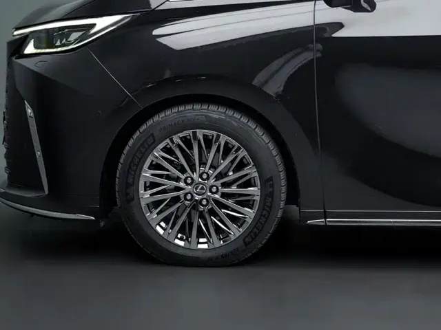 Lexus LM — Фото автомобиля 5