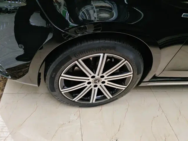Mercedes-Benz V-Class — Фото автомобиля 24