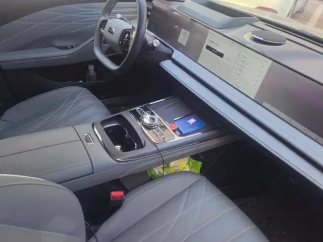 Geely Galaxy E8 — Фото автомобиля 8