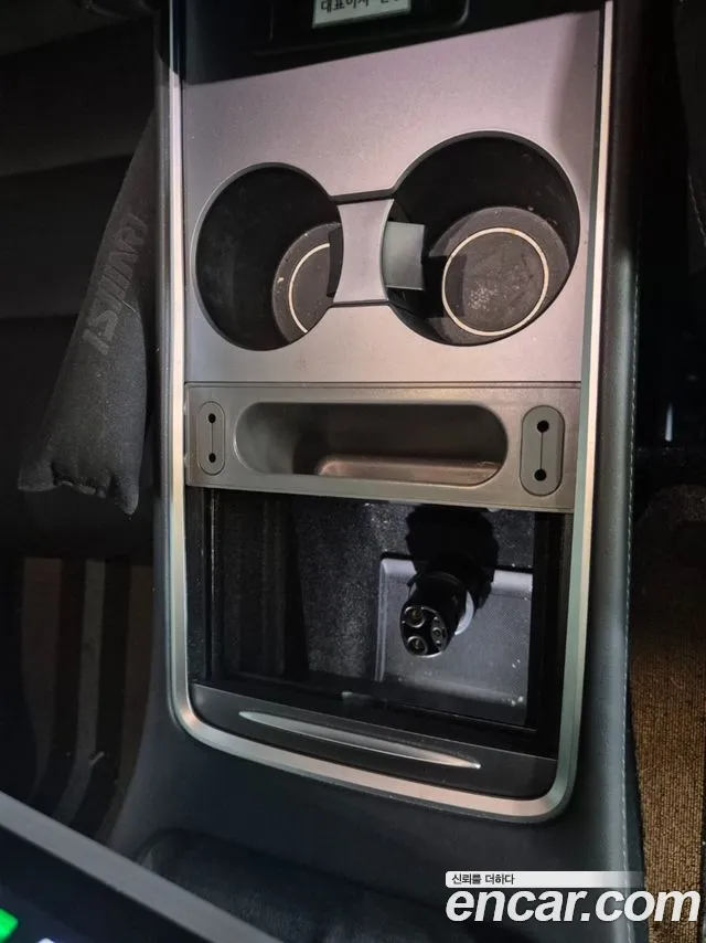 Tesla Model Y — Фото автомобиля 15