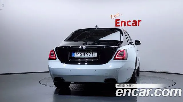Rolls-Royce Ghost — Фото автомобиля 4
