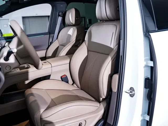 Li Auto i6 — Фото автомобиля 9