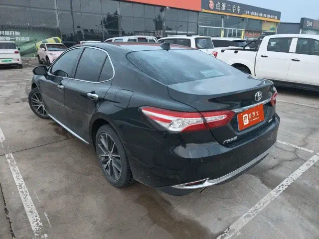 Toyota Camry — Фото автомобиля 3