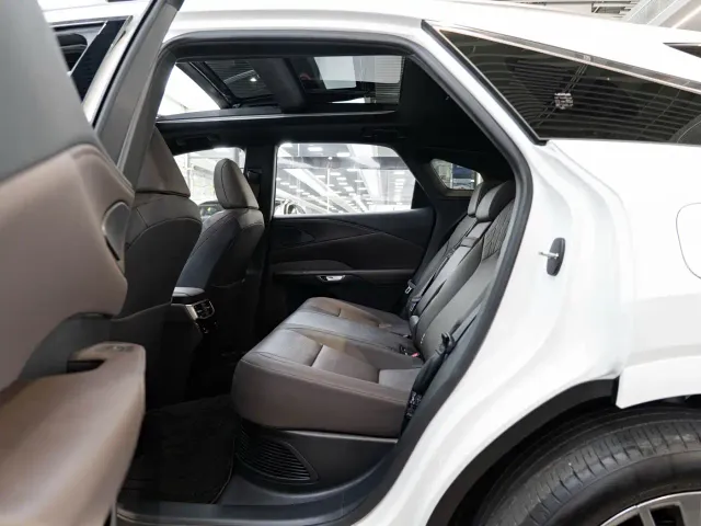 Lexus RX — Фото автомобиля 10