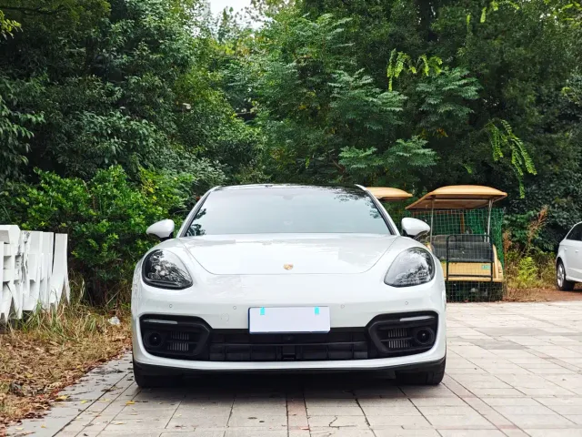 Porsche Panamera — Фото автомобиля 2
