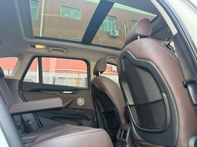 BMW X1 — Фото автомобиля 10