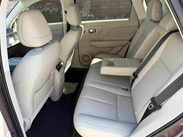 Leapmotor B10 — Фото автомобиля 17