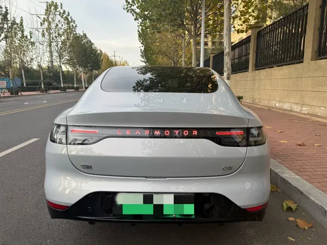 Leapmotor C01 — Фото автомобиля 5
