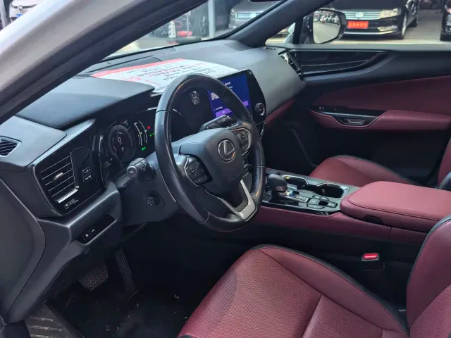 Lexus NX — Фото автомобиля 4