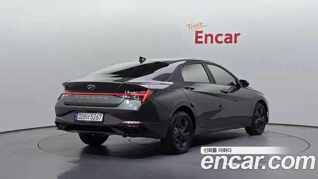 Hyundai Avante CN7 — Фото автомобиля 2