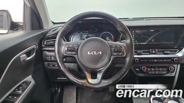 Kia Niro — Фото автомобиля 14