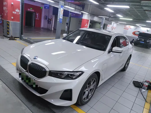 Фотография автомобиля — BMW i3
