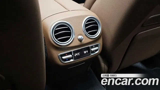Mercedes-Benz E-Class — Фото автомобиля 26