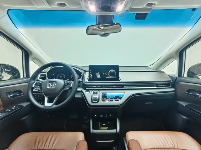 Honda Odyssey — Фото автомобиля 12