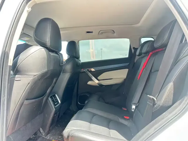 Geely Boyue — Фото автомобиля 4
