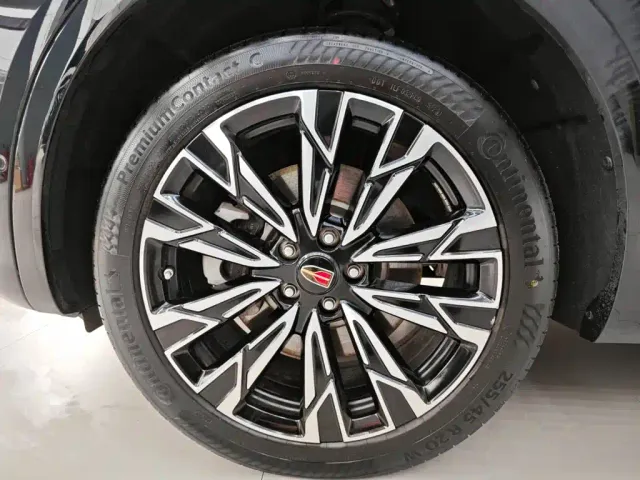 Hongqi HS5 — Фото автомобиля 29