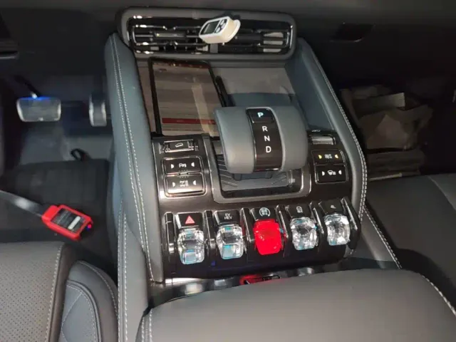 BYD FangChengBao Leopard 5 — Фото автомобиля 13